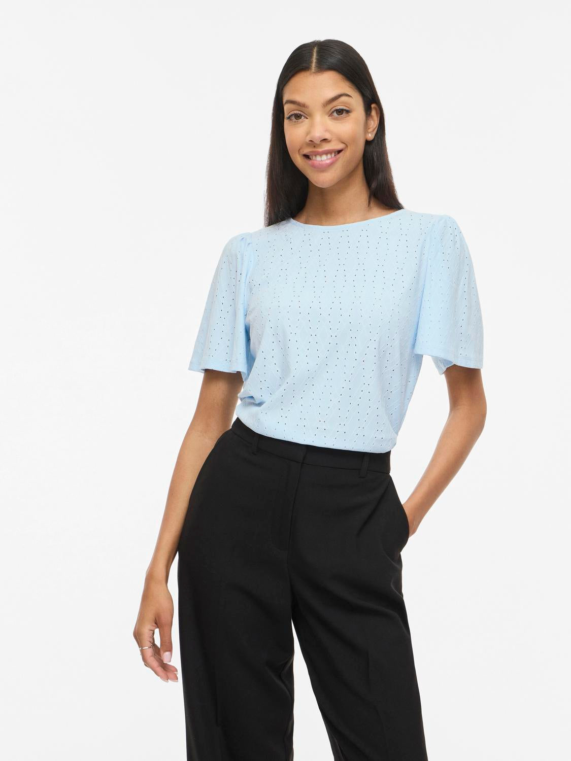 model_shot-front